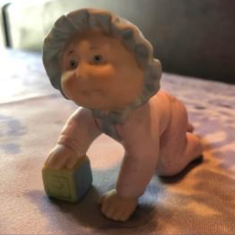 Vintage 1984 Cabbage Patch Figurine Crawling Baby Porcelain